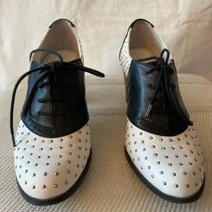 Size 8 pair of barely worn G.H. Bass & Co. 2” Oxford heels.
